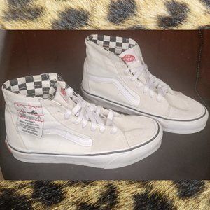 RARE!! Unisex White Classic Old-School High-Top Sneakers w/ RARE label